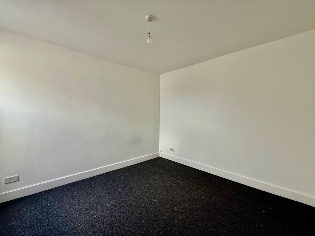 Property photo 3 of 6 Image