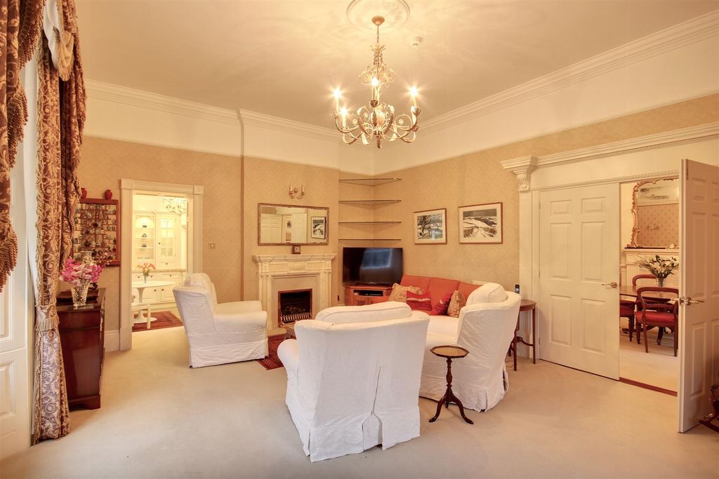 Property photo 2 of 25 Swanland Hall (2).Jpg