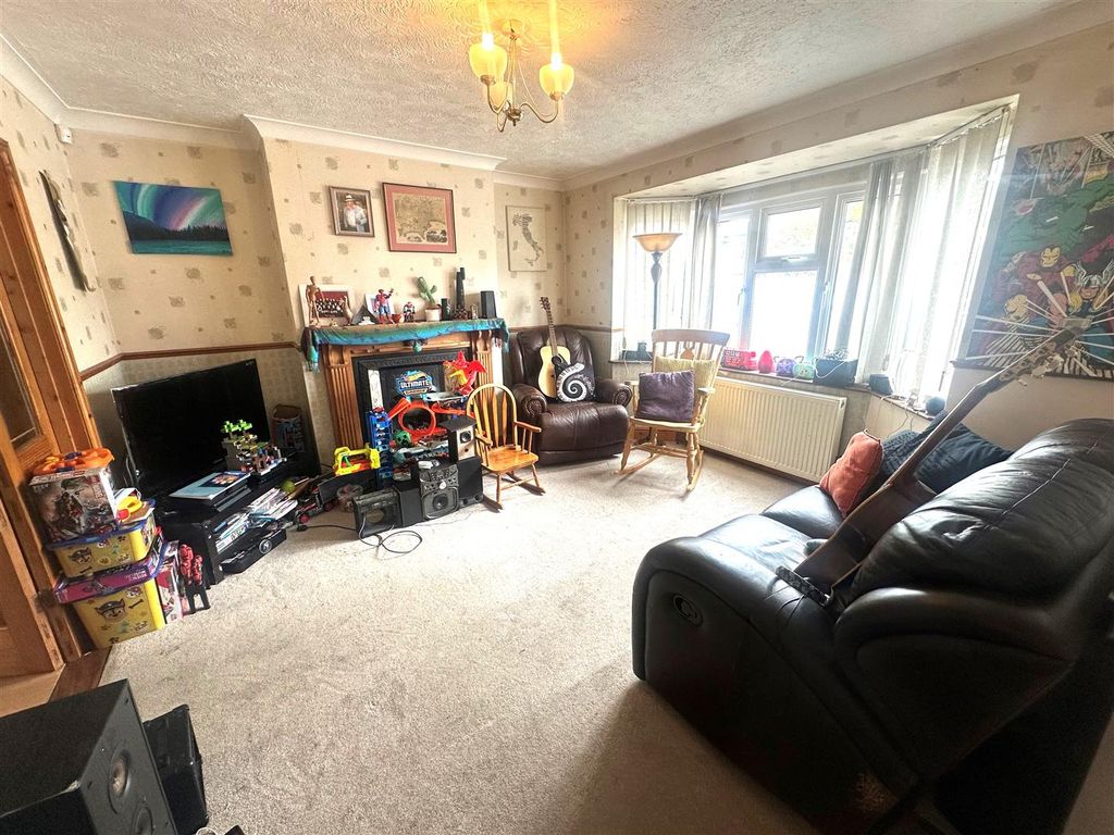 Property photo 2 of 11 Coopers Estate Agents