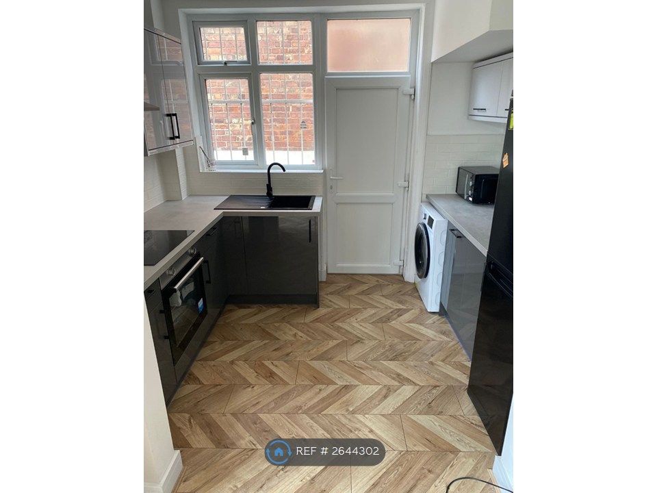 Property photo 2 of 16 Kitchen