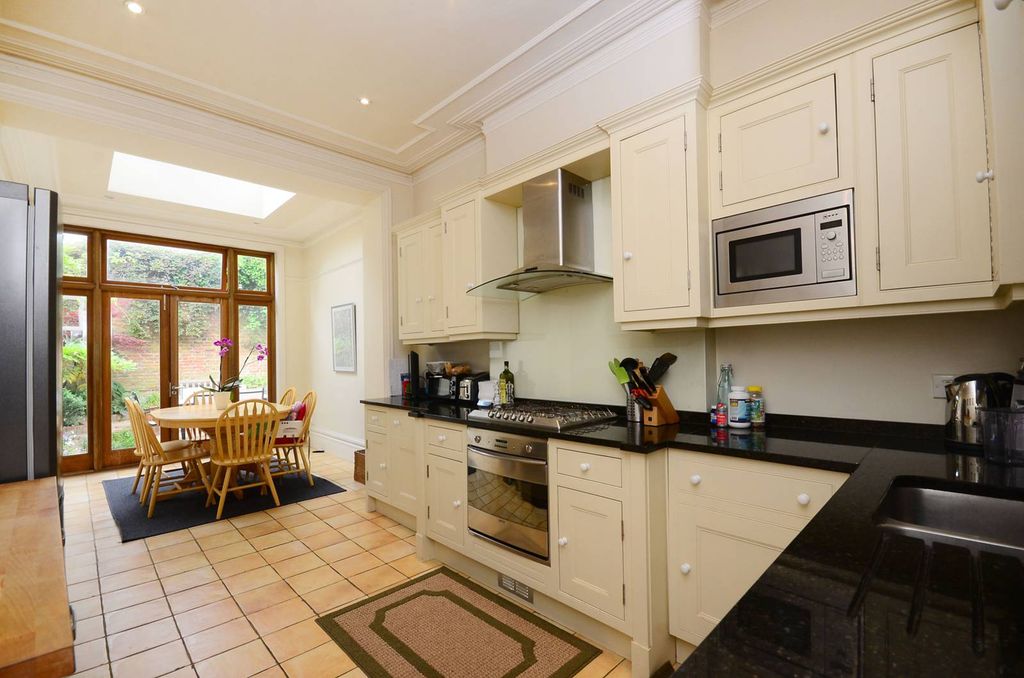 Property photo 3 of 17