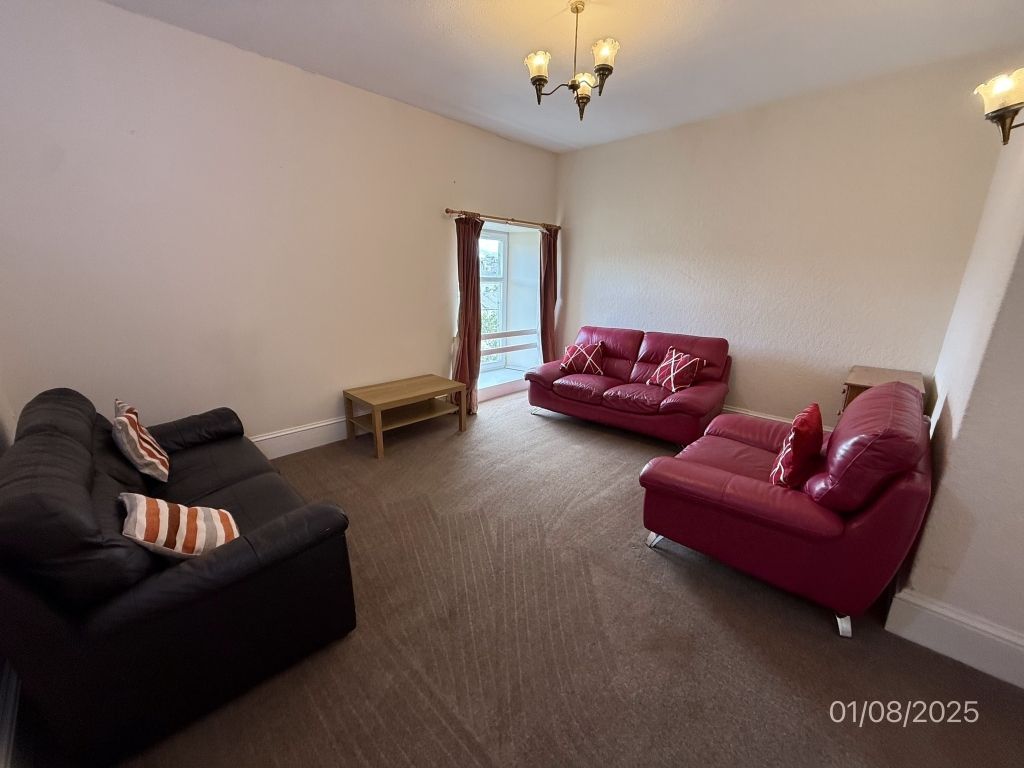 Property photo 1 of 10 Lounge