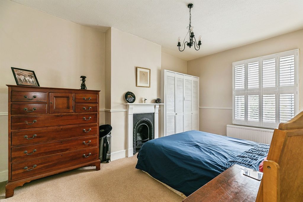 Property photo 3 of 17