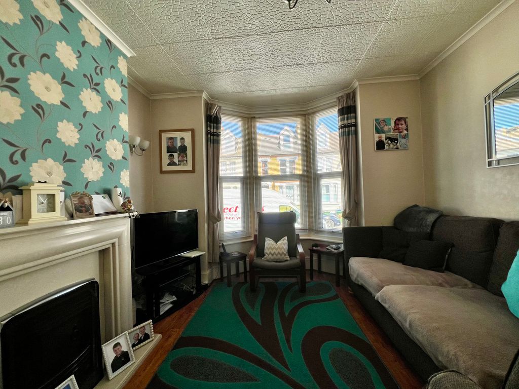 Property photo 3 of 12