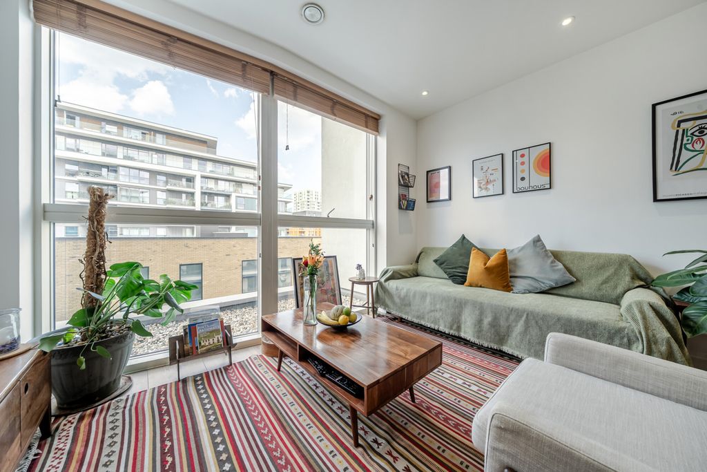 Property photo 2 of 20 1493089-8-6A5A3A0...