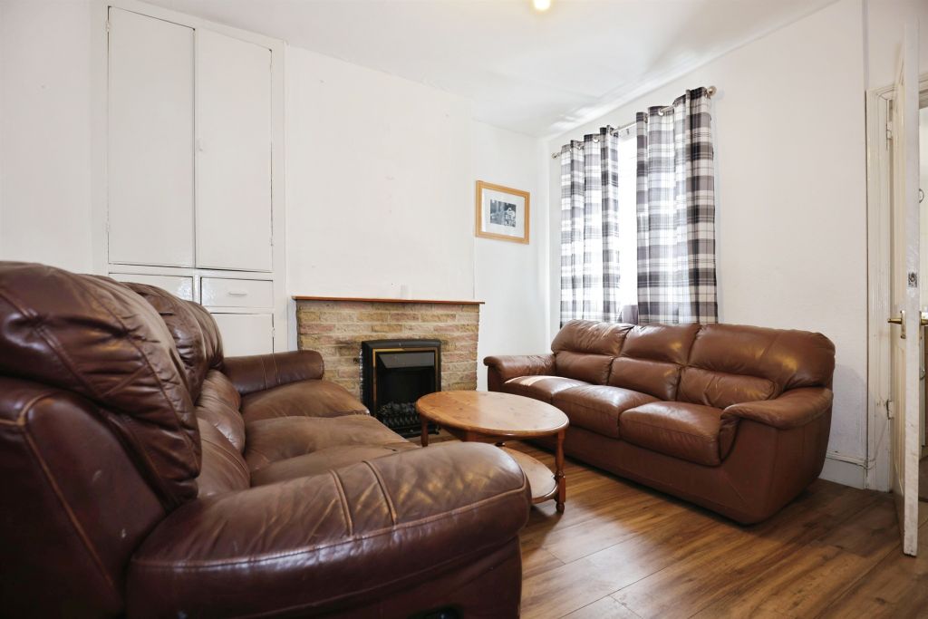 Property photo 2 of 17