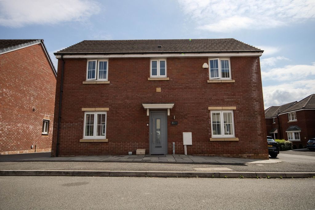 Property photo 1 of 28