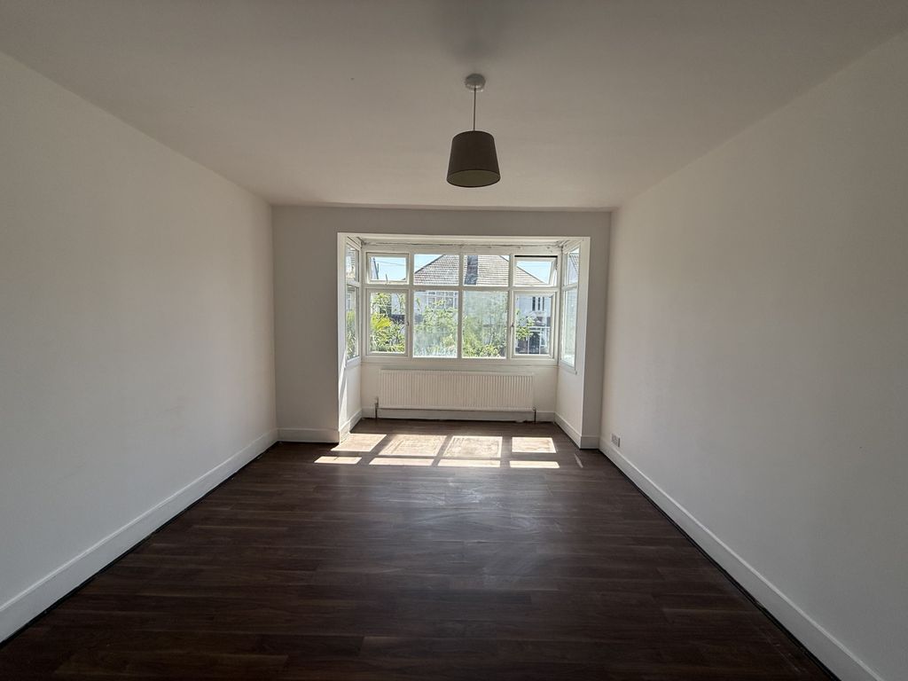 Property photo 2 of 9 Gallery