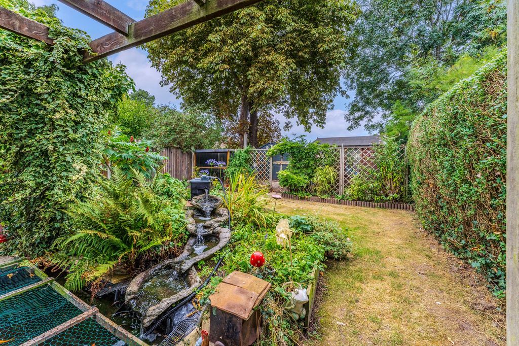 Property photo 2 of 18
