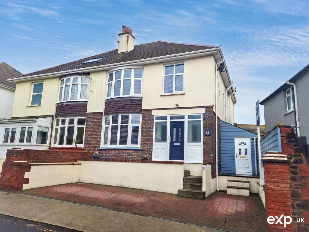 Property photo 1 of 30