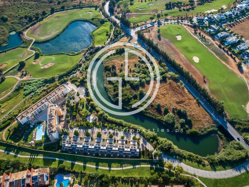 Property photo 2 of 25