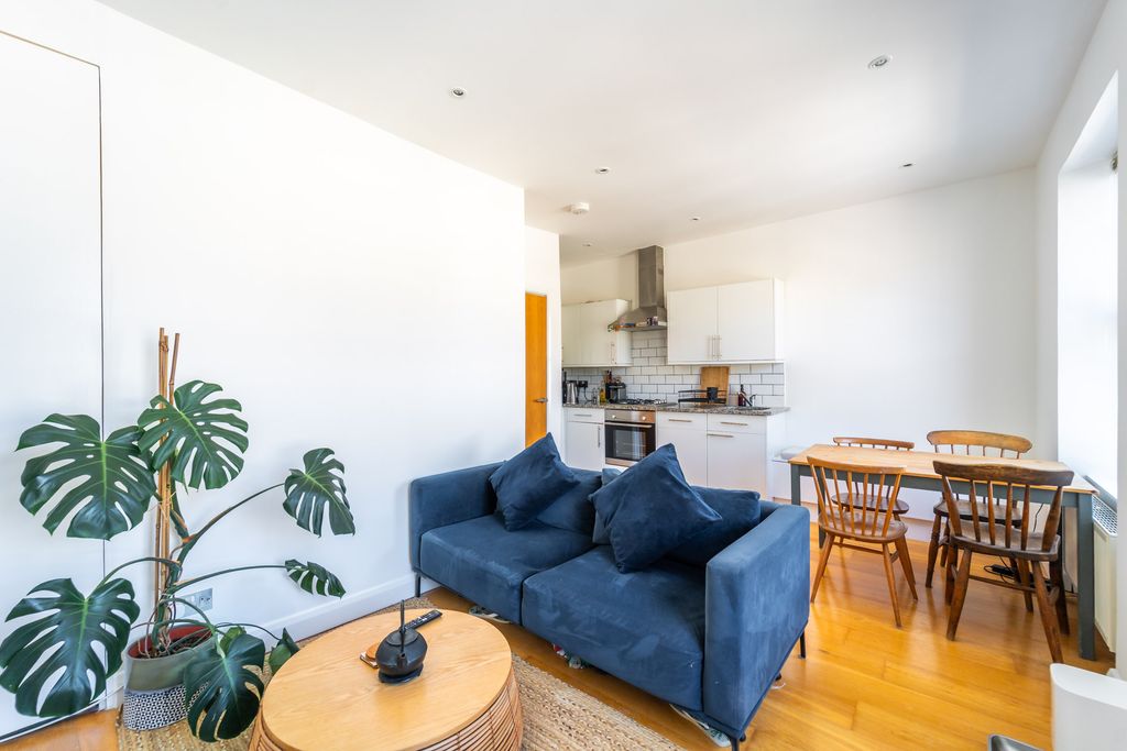 Property photo 3 of 8 Mba07320