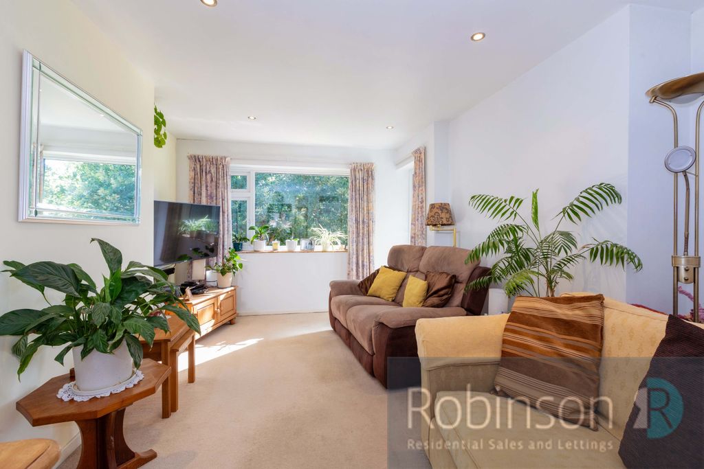 Property photo 2 of 16 26 Audley Drive-12