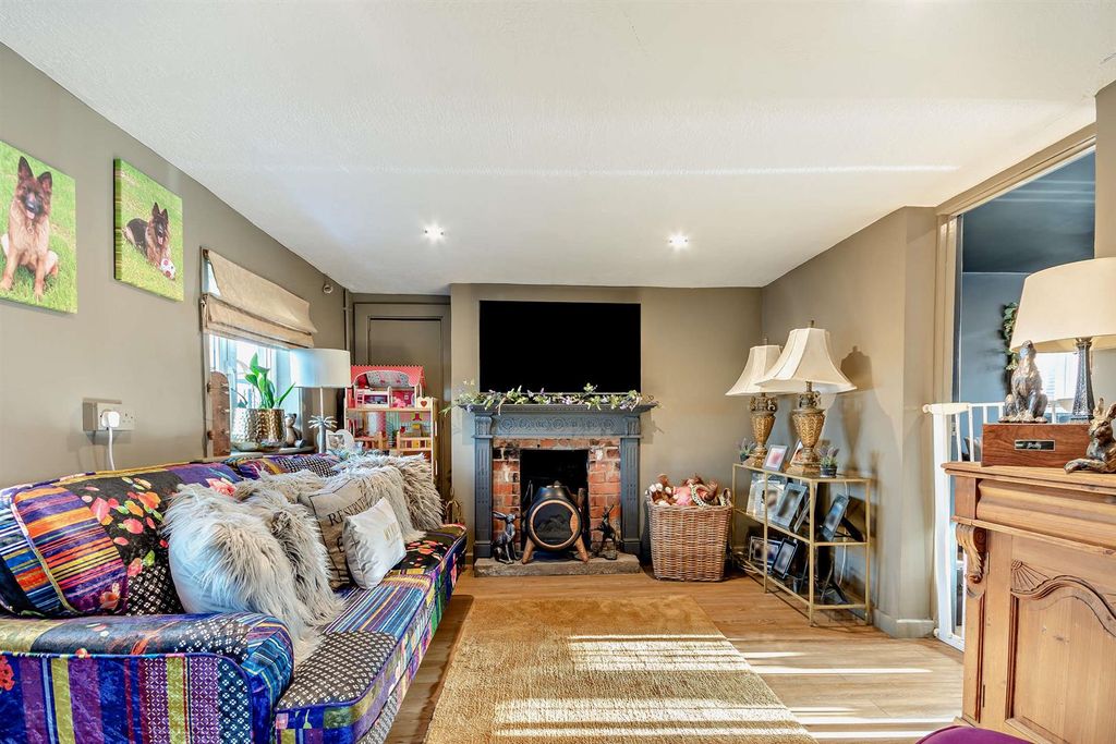 Property photo 3 of 17