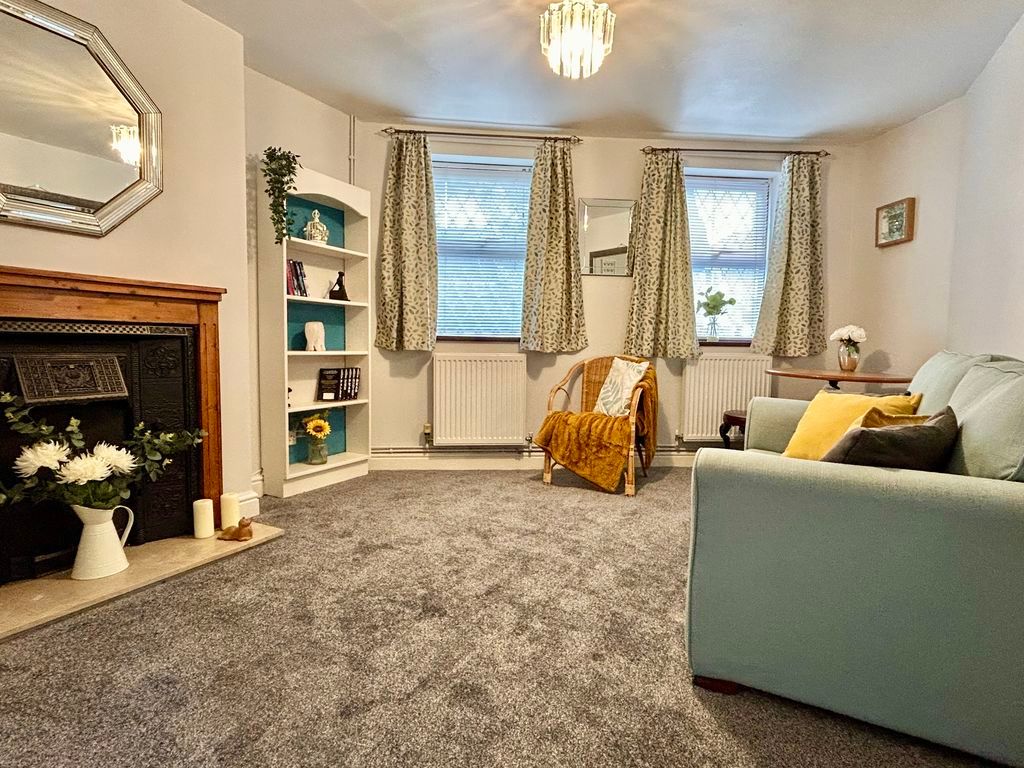 Property photo 2 of 13 Lounge