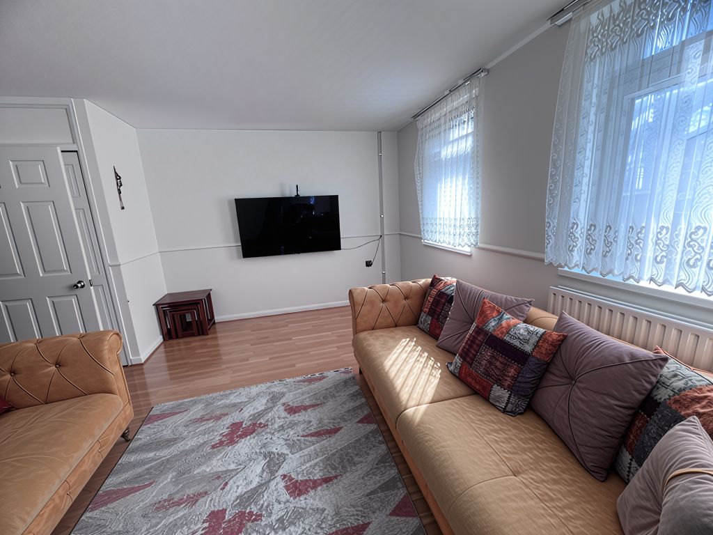 Property photo 3 of 9