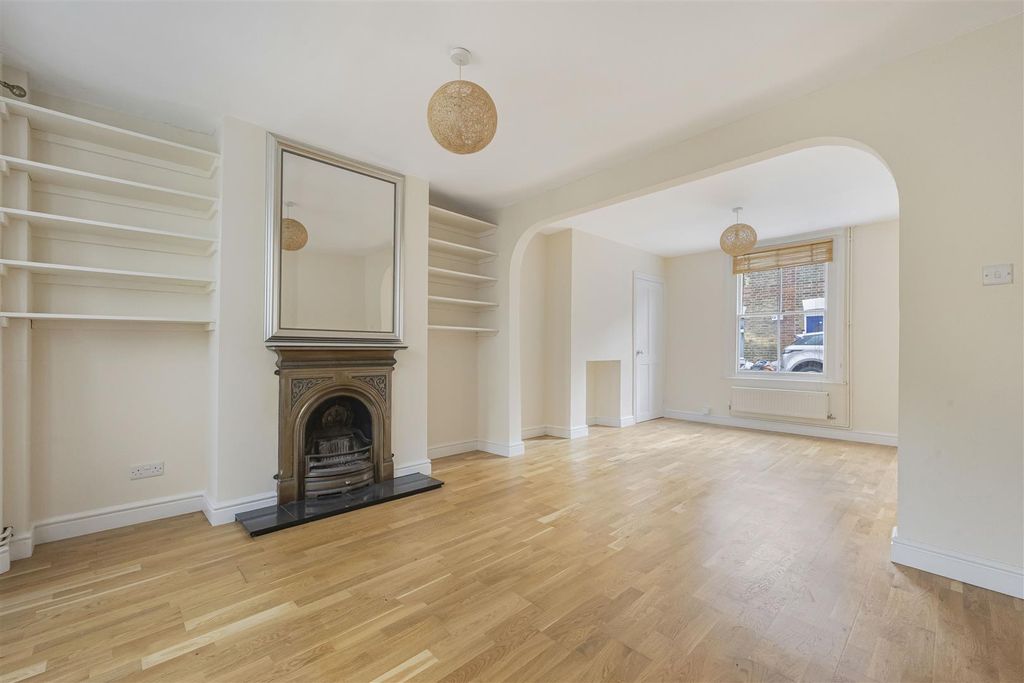 Property photo 3 of 8 12_59140.Jpg