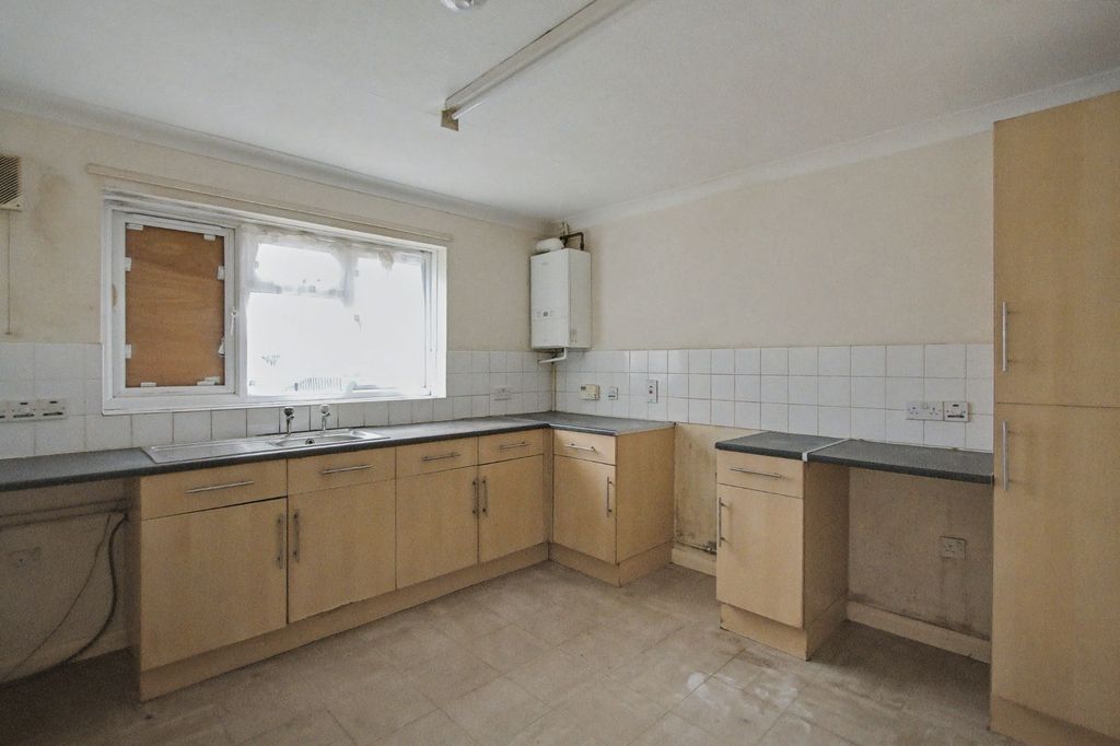 Property photo 3 of 14 5 Sandpiper Close, Walthamstow, London E17 5Sp