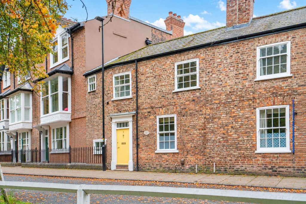 Property photo 1 of 22 Quiet Autumn Terraced Street With Yellow Door.Png