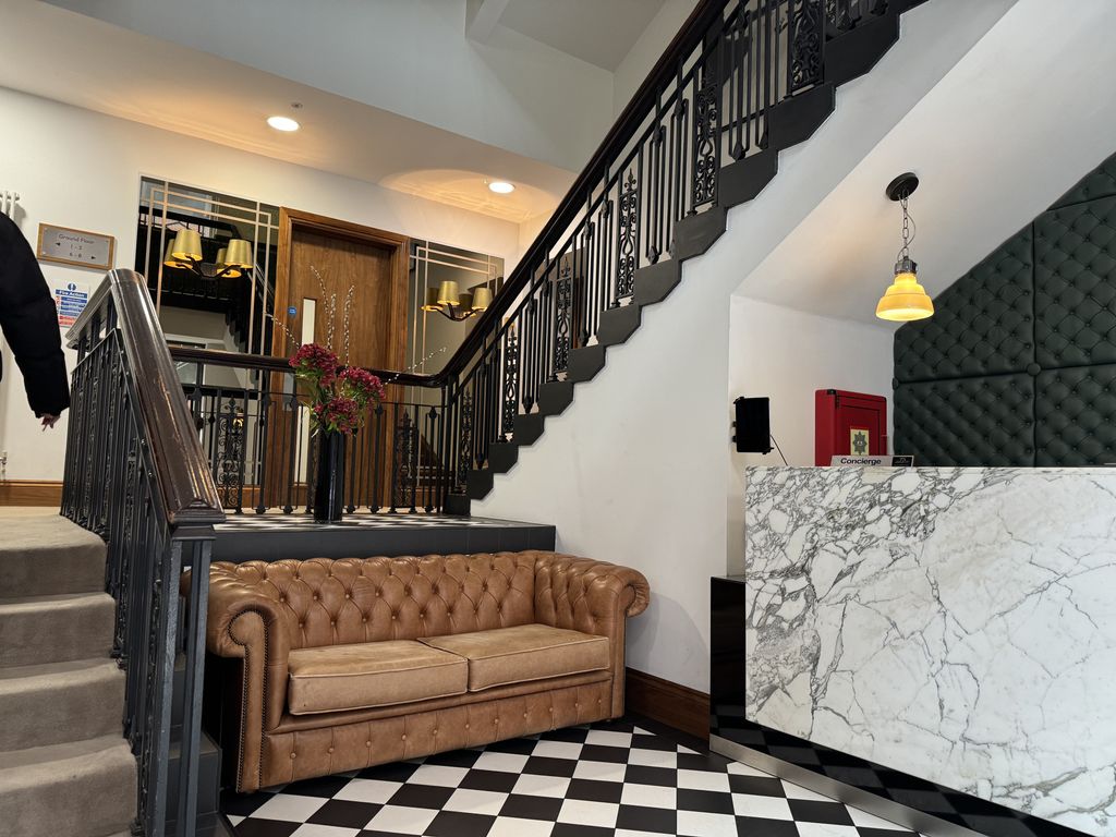 Property photo 2 of 23