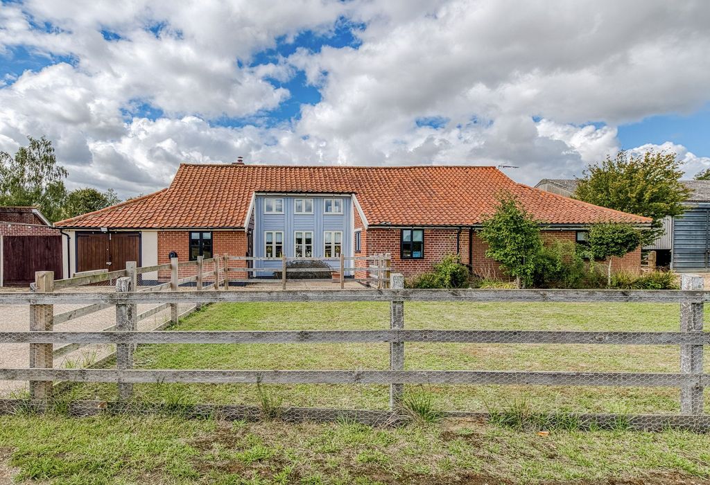Property photo 1 of 30