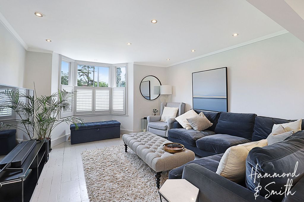 Additional image 7 of 4 bed link detached house for saleChurch Hill, Epping CM16