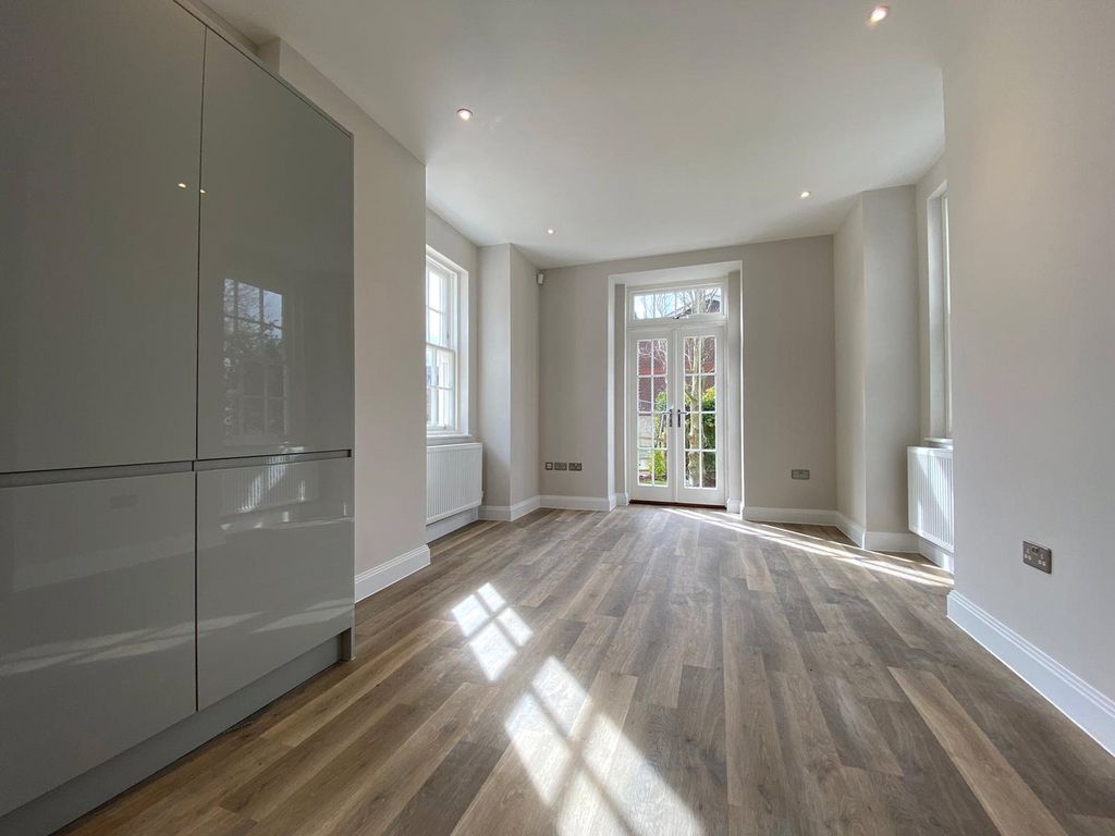 Property photo 2 of 7 Picture No. 05