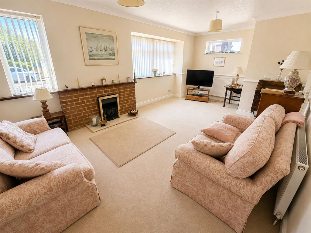 Property photo 3 of 10 Lounge.Png