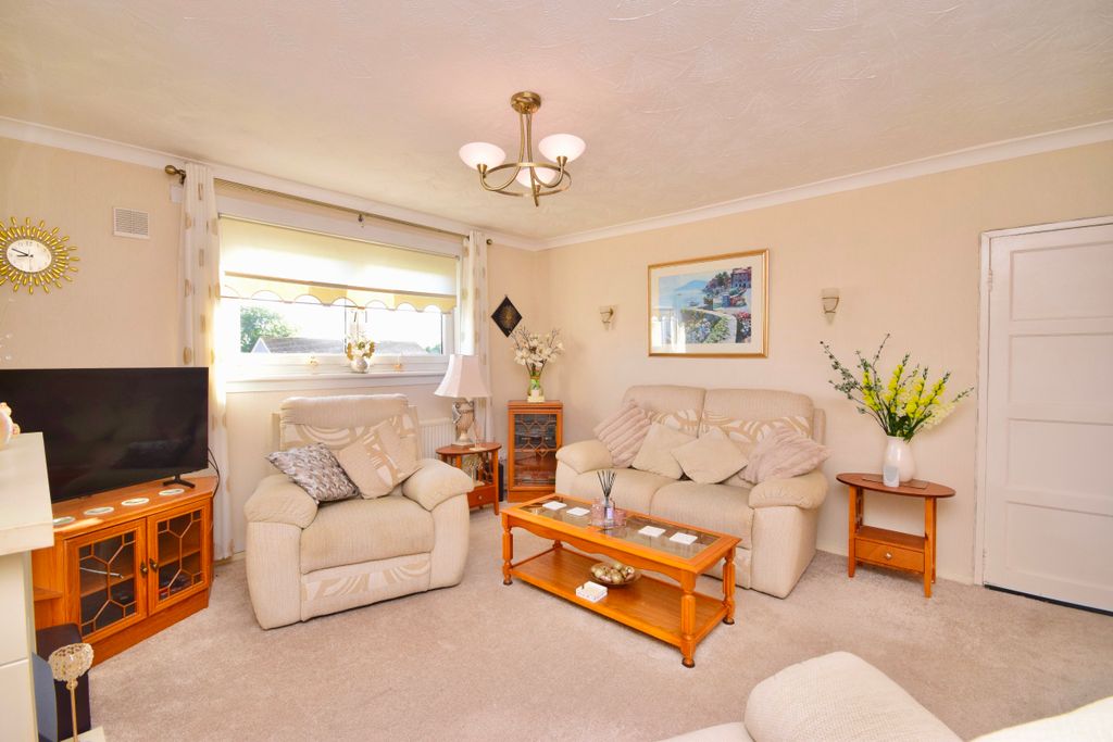 Property photo 3 of 28