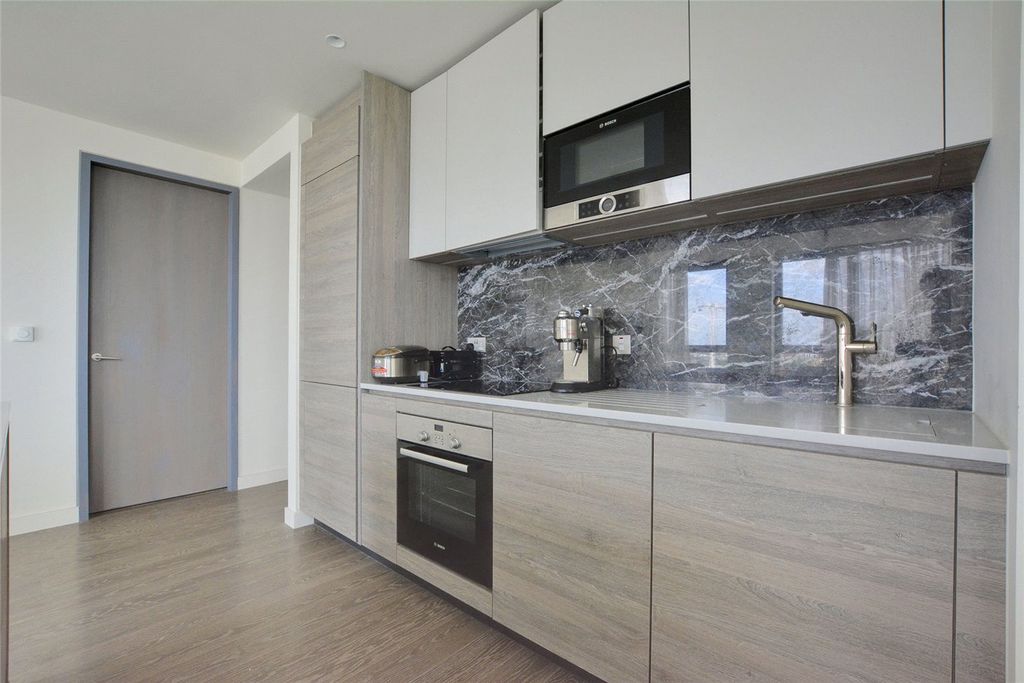 Property photo 3 of 18 Picture No. 02