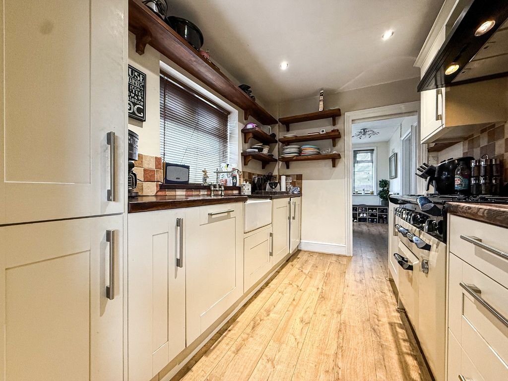 Property photo 2 of 19 5009586