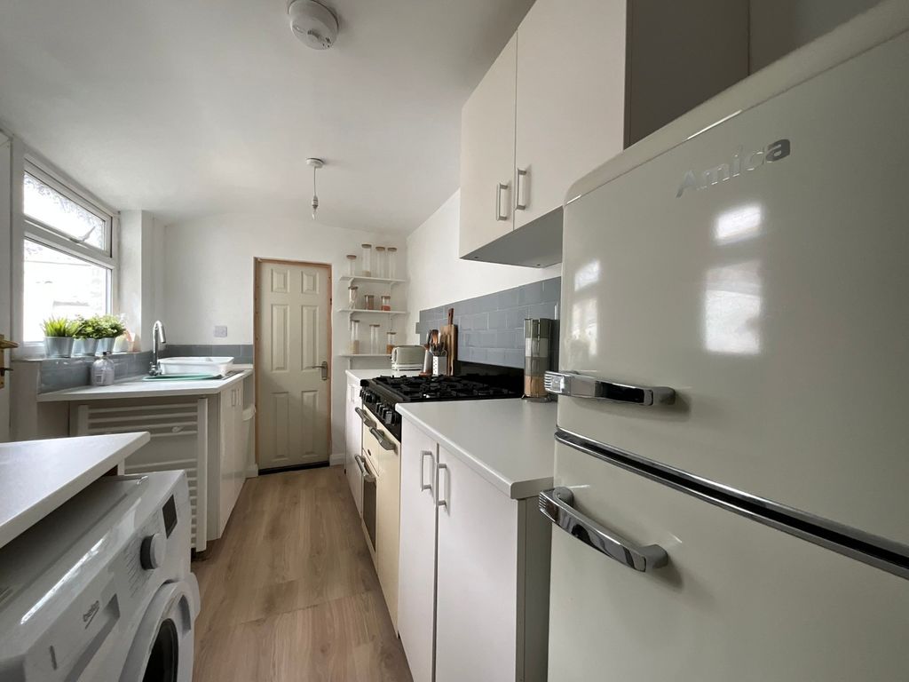 Property photo 3 of 11 4435126