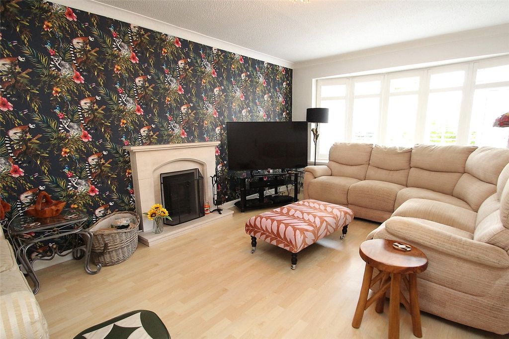 Property photo 2 of 17 Picture No. 14