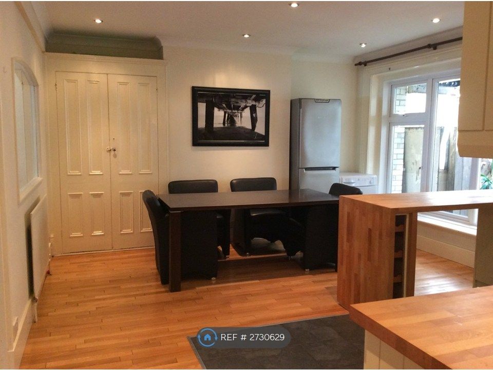 Property photo 2 of 5 Kitchen / Dining Room / Lounge