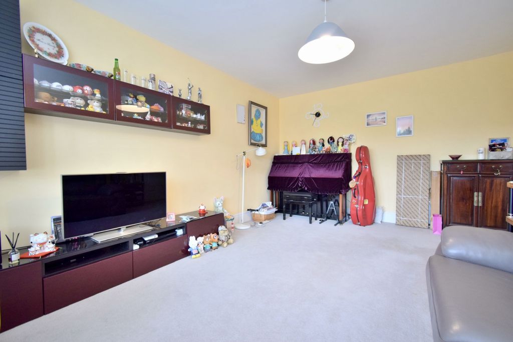 Property photo 3 of 25 Gallery