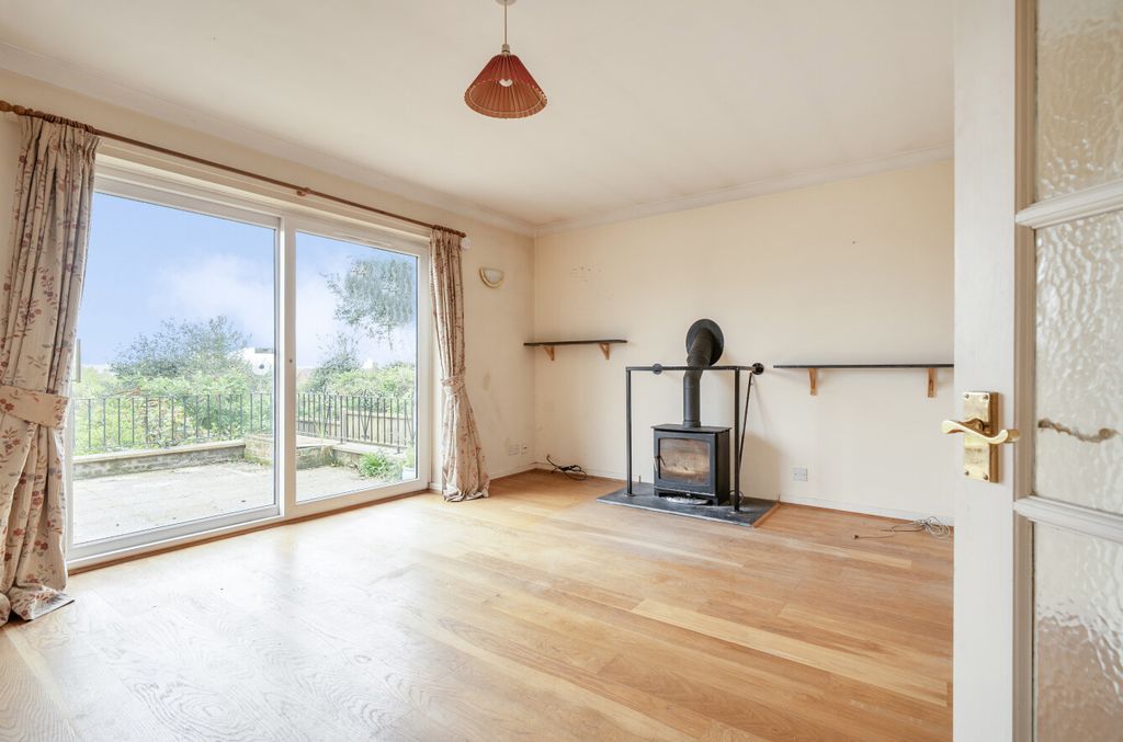 Property photo 3 of 27 1424603-23-69d93E...