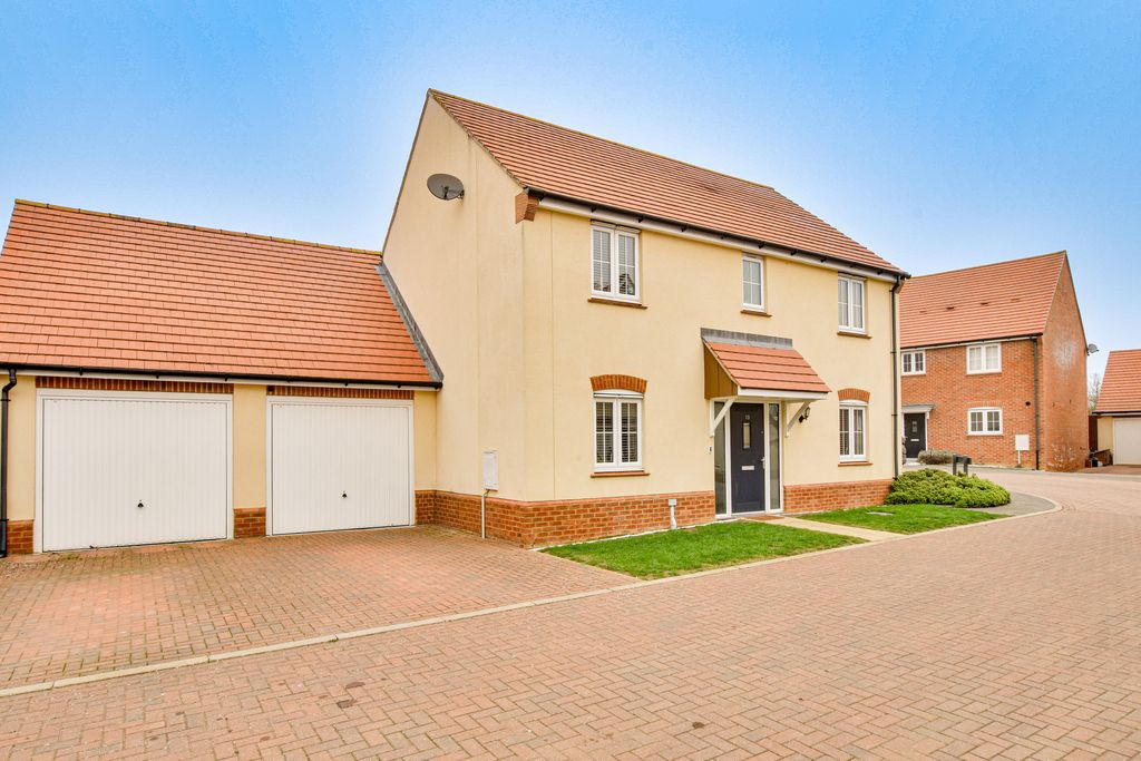 Property photo 1 of 27 Dsc_0106-Dsc_0108