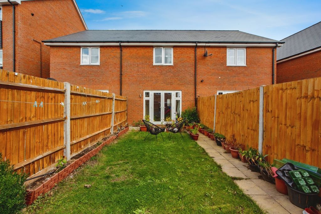 Property photo 3 of 16 Garden