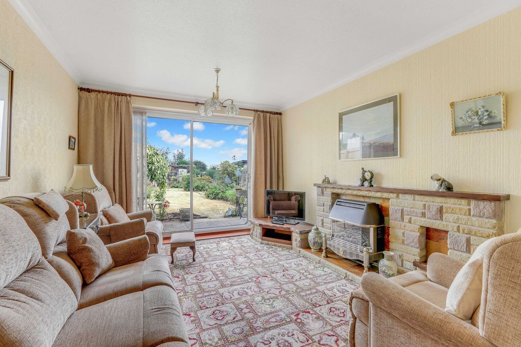 Property photo 2 of 19