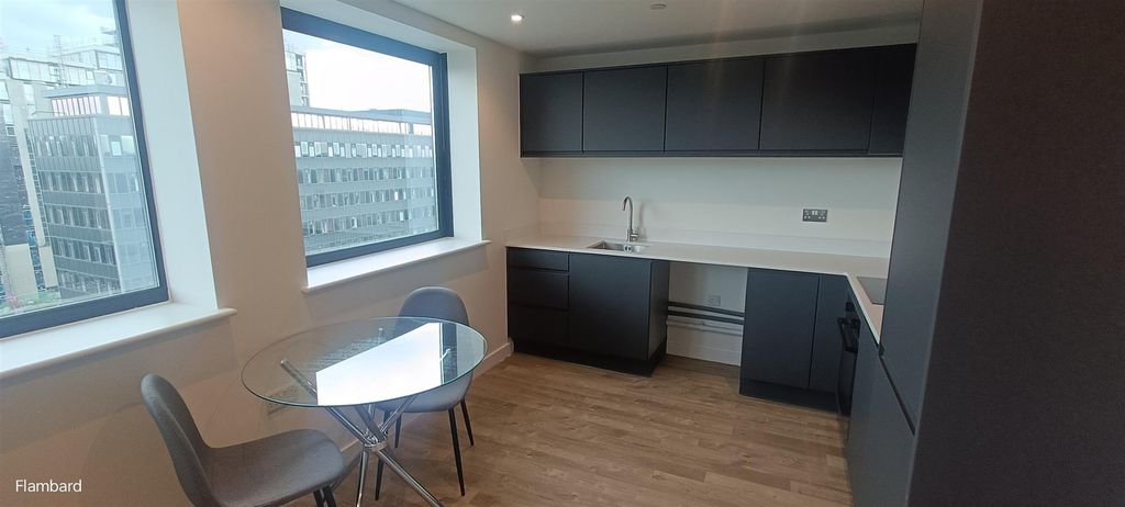 Property photo 3 of 9