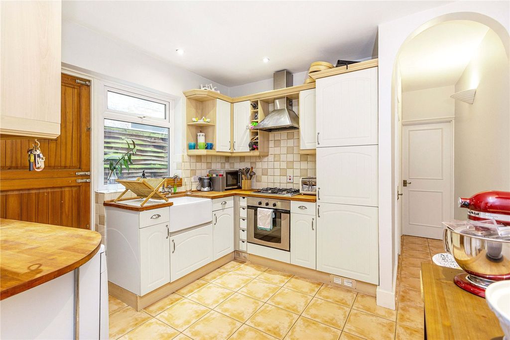 Property photo 2 of 11 Picture No. 12