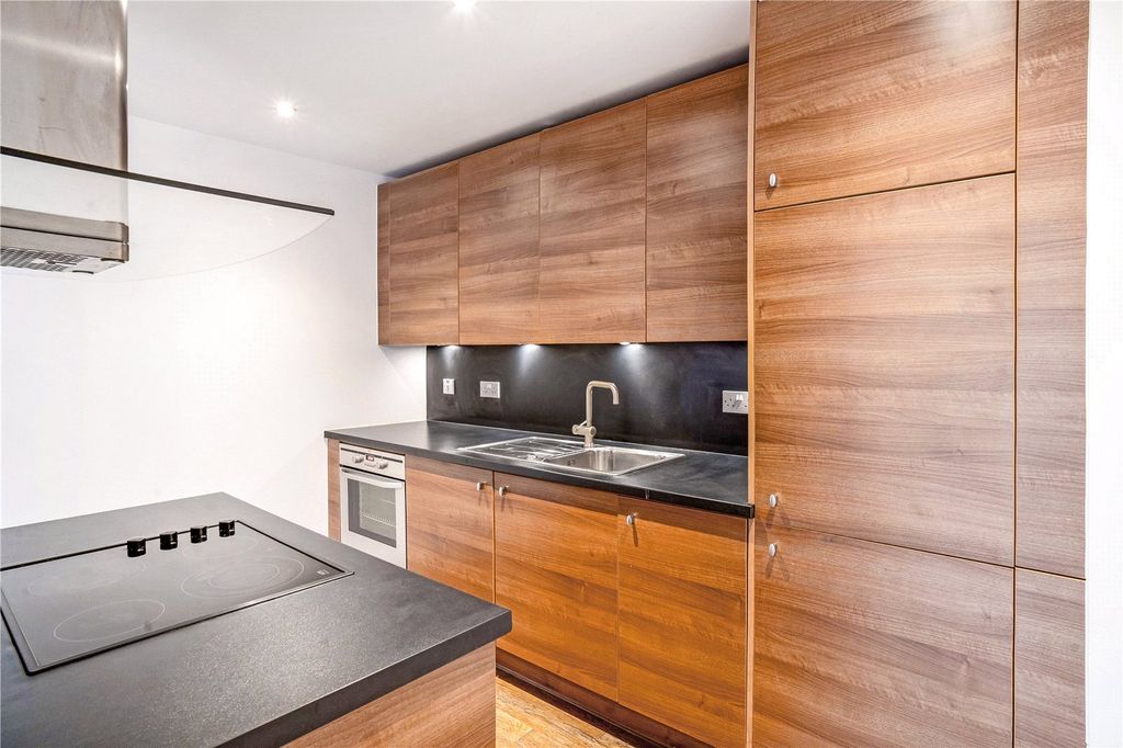 Property photo 3 of 9 Kitchen