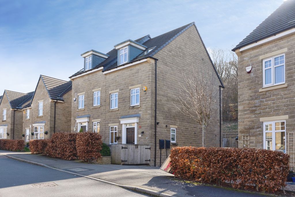 Property photo 2 of 20 -23