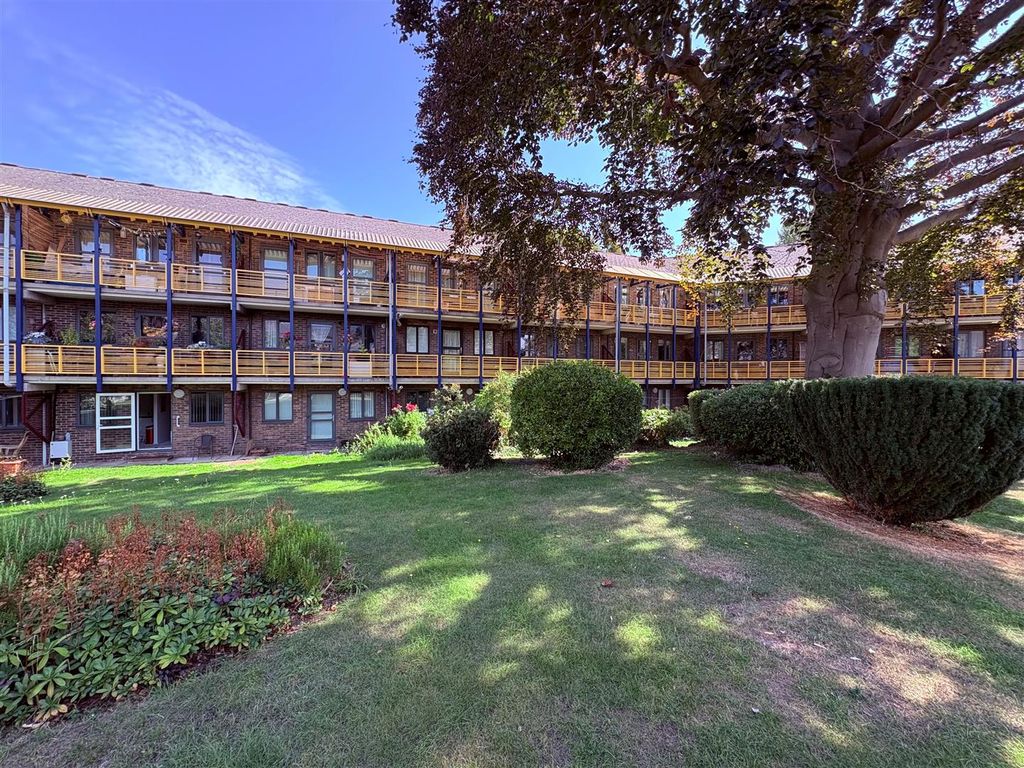 Property photo 1 of 12 Queensway, Cambridge.Jpg