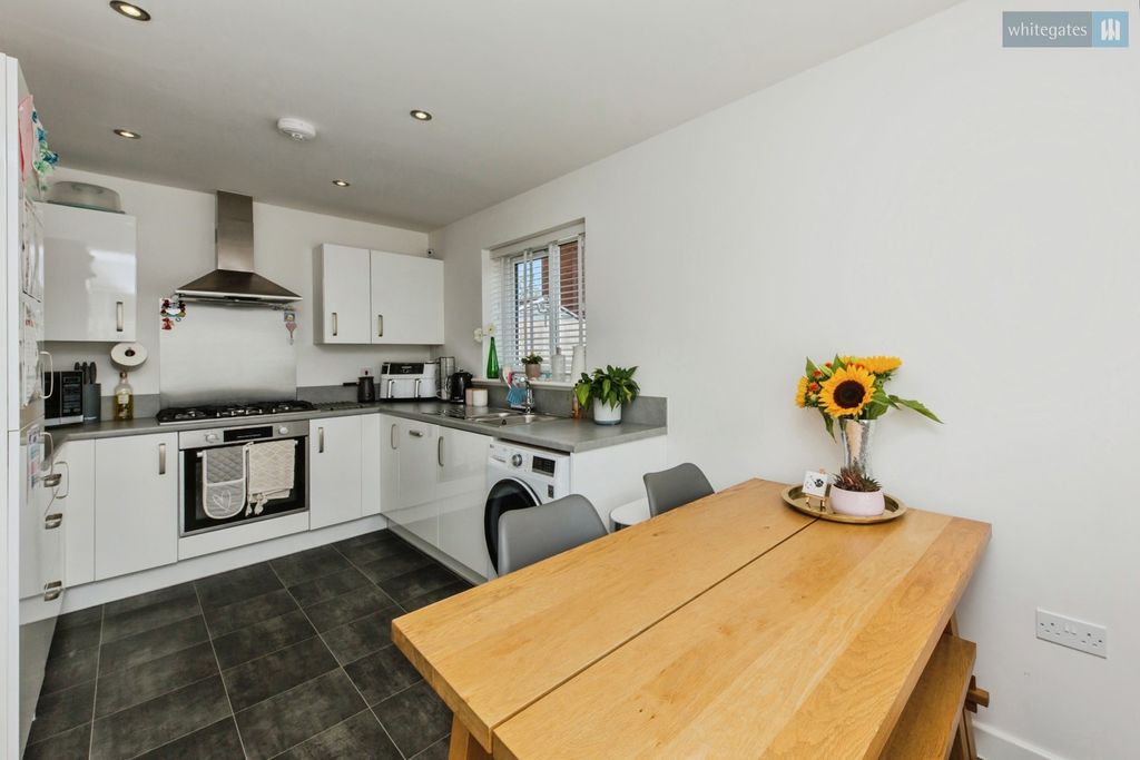 Property photo 3 of 19 Pbox-Img.Jpg