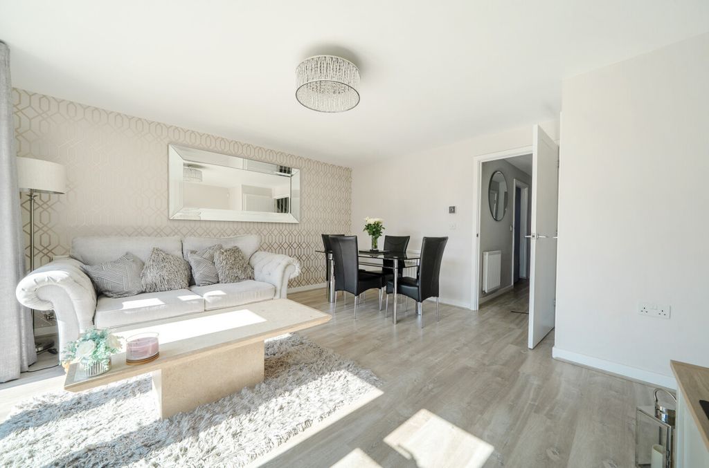 Property photo 3 of 19 1332829-4-6899c0c...