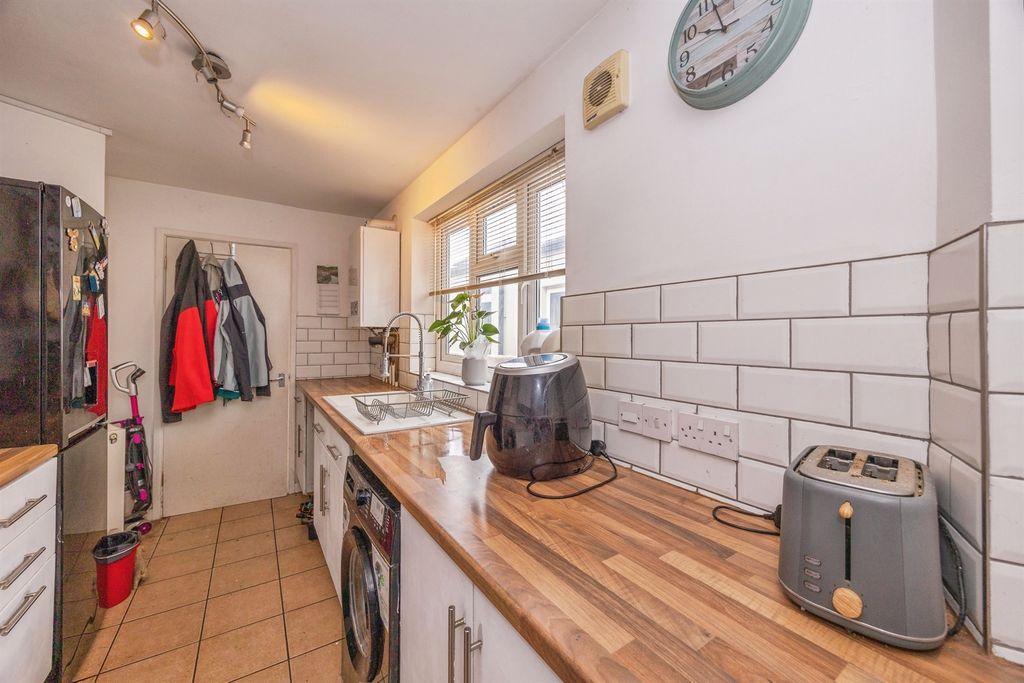 Property photo 3 of 13
