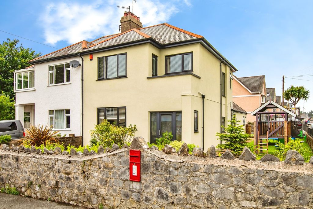 Property photo 1 of 20 Photo