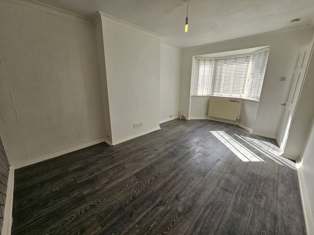 Property photo 2 of 7 Image