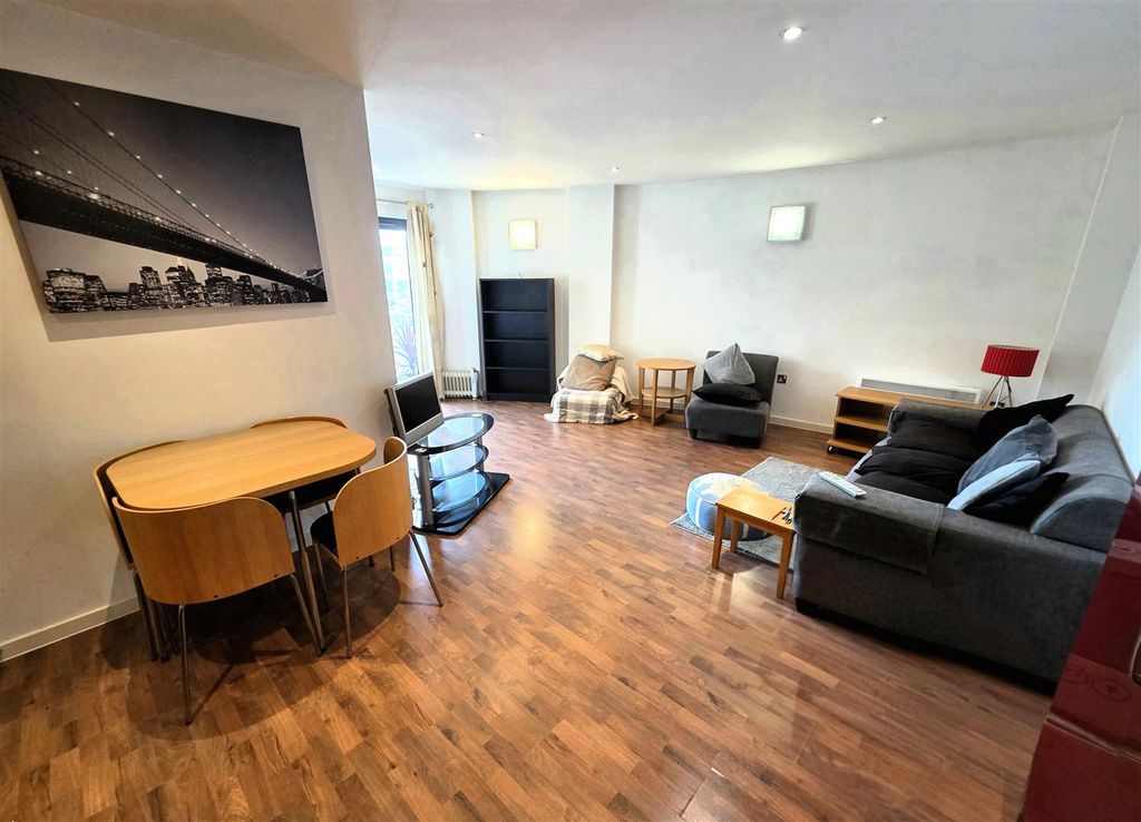 Property photo 3 of 10 Lounge Diner.Jpg